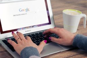 Person searching on Google