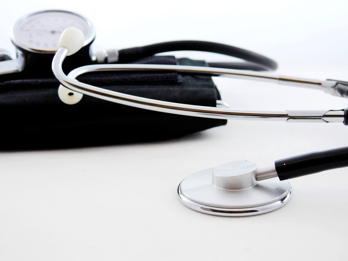 close-up-medical-equipment-stethoscope-161489