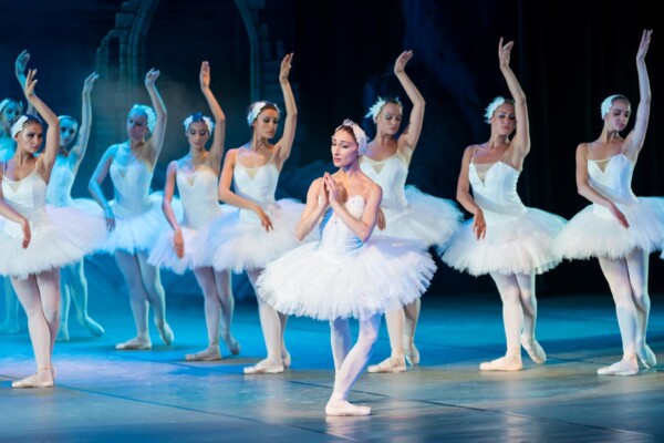 Ballerinas on stage