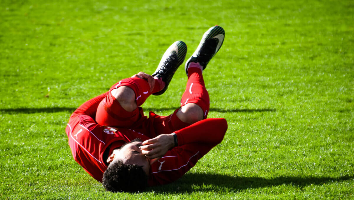 adult-athlete-cramps-460550