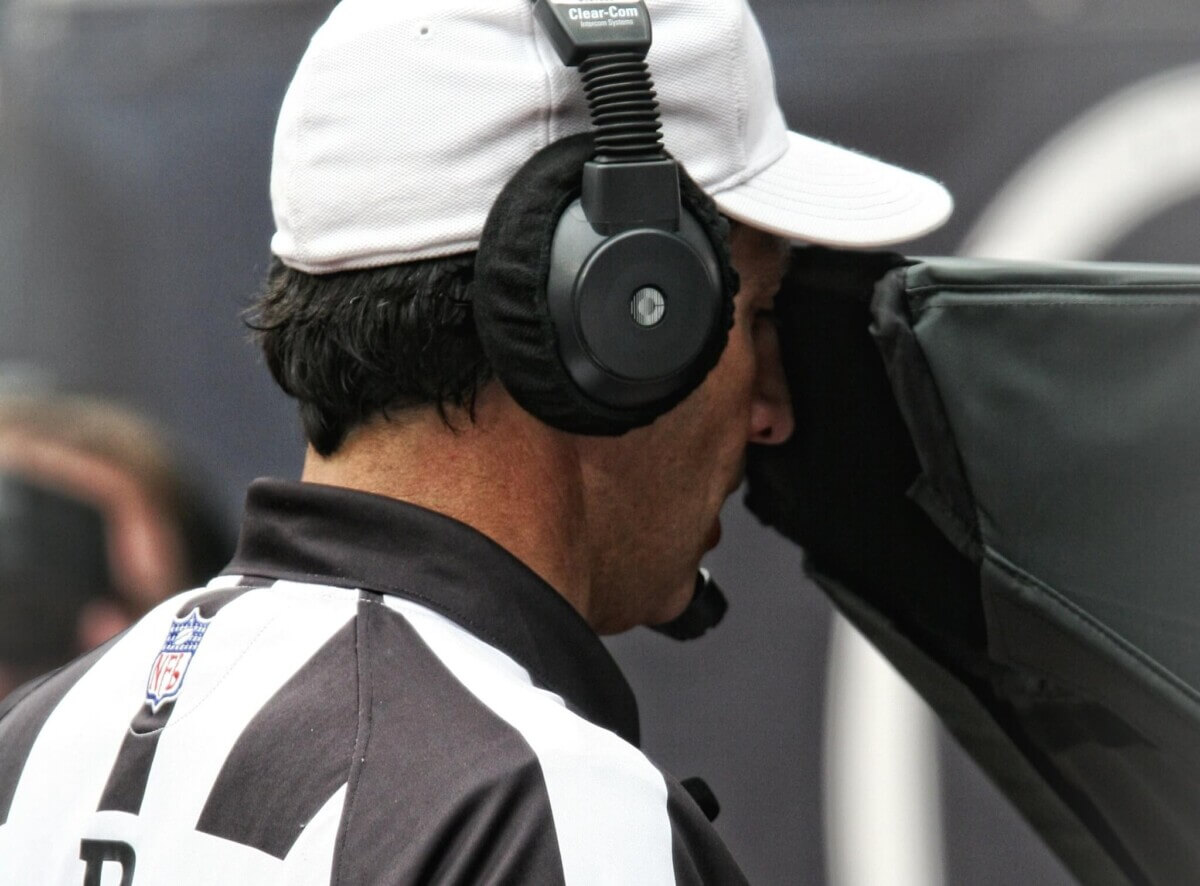 referee-1558427