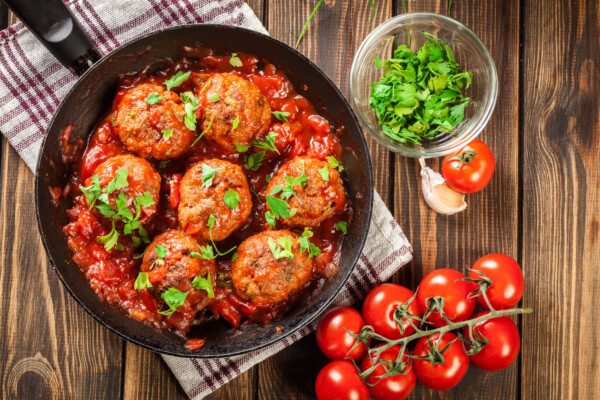 Meatballs in tomato sauce
