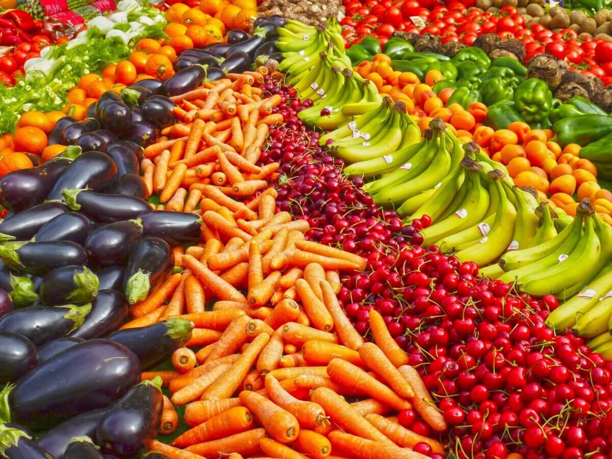 bananas-carrots-cherries-264537