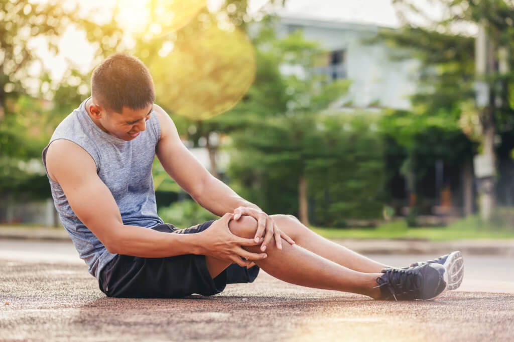 Runner with knee injury, possible torn ACL