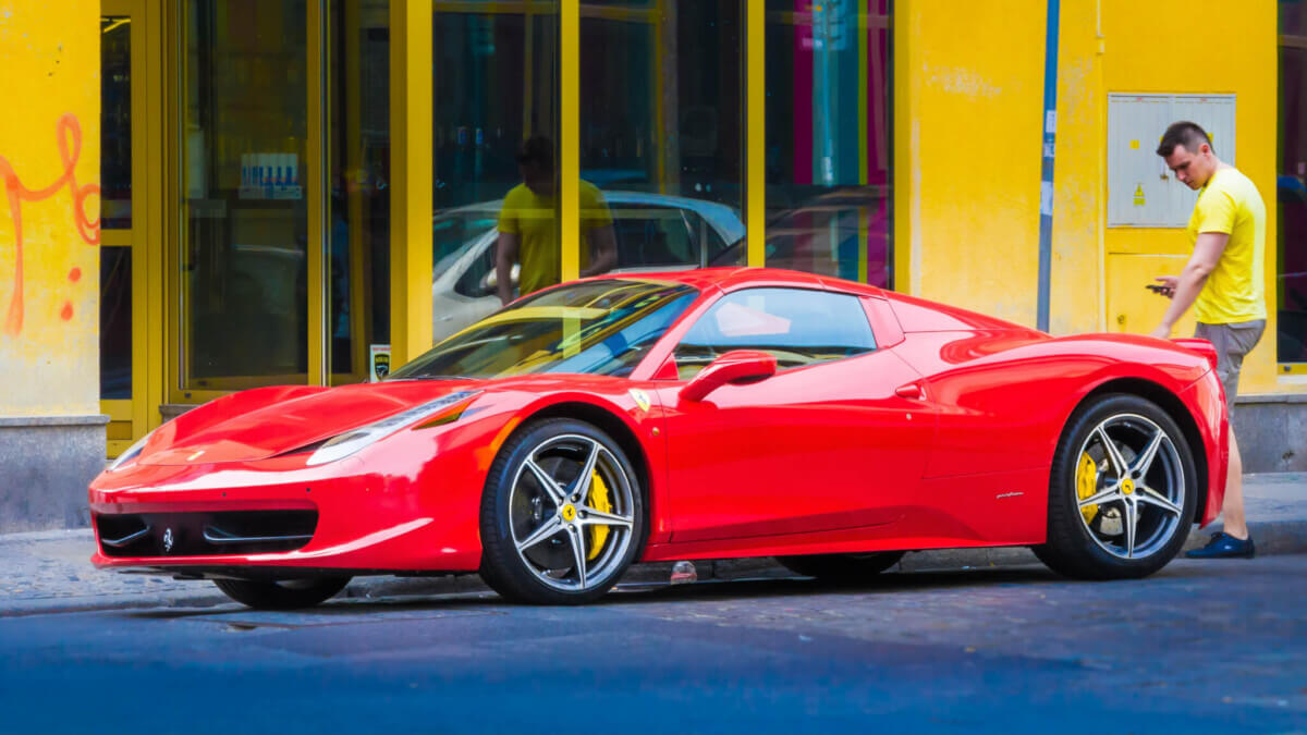 red-supercar-8575