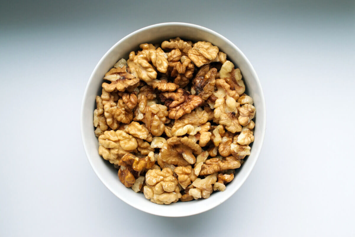 walnuts-in-a-bowl-1823476