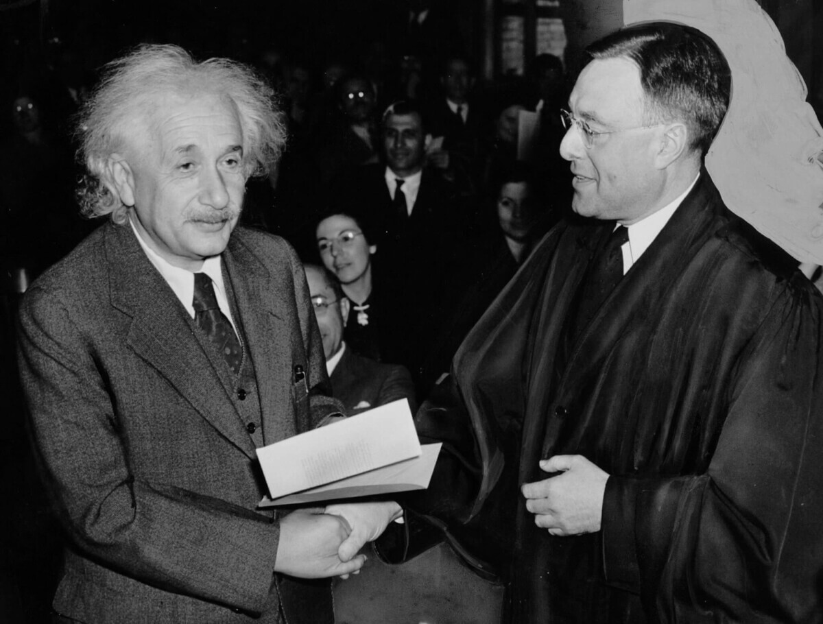 albert-einstein-62931