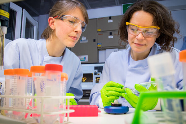 Dr Isabel Bennett from UCL and Dr Alice Pyne from the University of Sheffield.