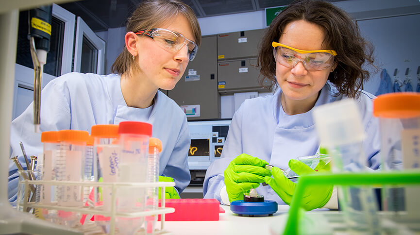 Dr Isabel Bennett from UCL and Dr Alice Pyne from the University of Sheffield.