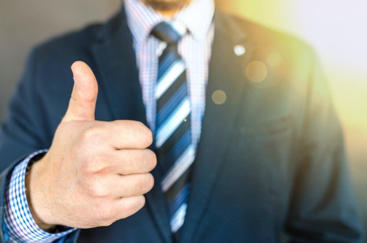 leader thumbs up