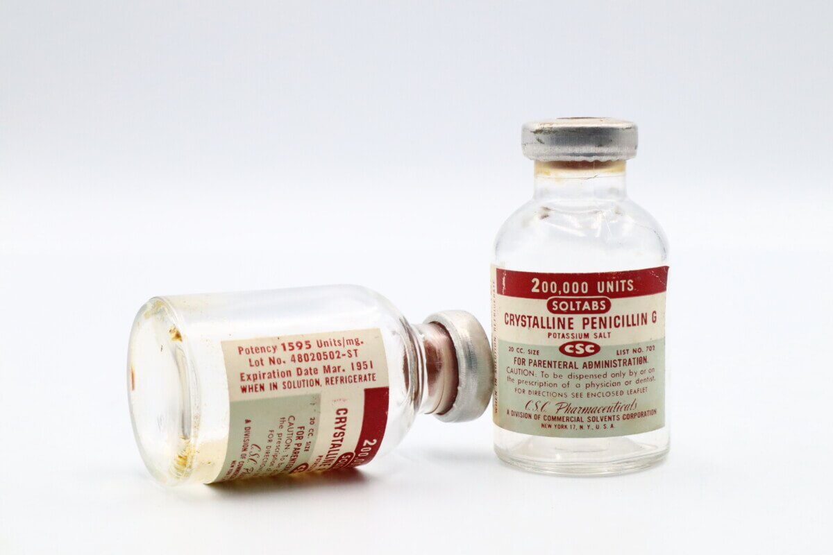 Vintage 1951 Vial of PENICILLIN G Produced by CSC Pharmaceutical