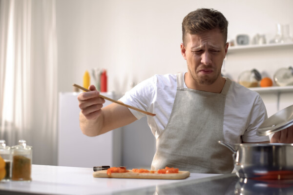Bad cooking: Man doesn't like taste of food he cooked