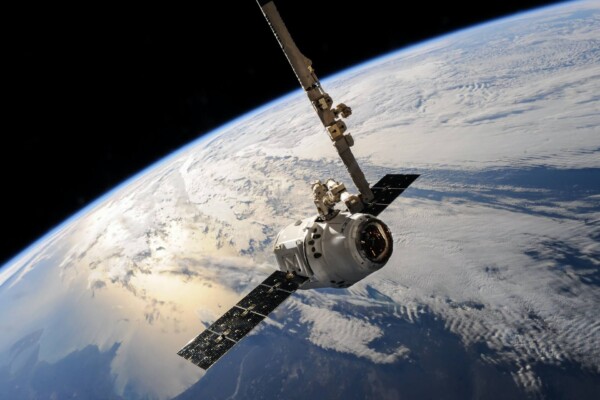 spacex satellite earth