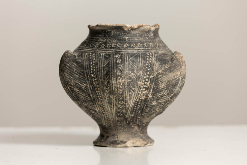 Anglo Saxon pedestal buckelurn