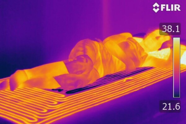 Heating and cooling mattress