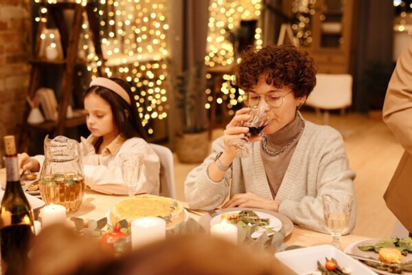 family drinking dinner