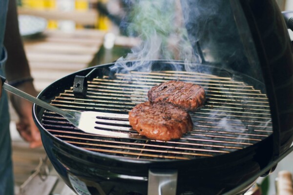 grilling burgers