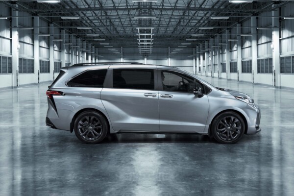 2023 Toyota Sienna makes the list of best minivans.