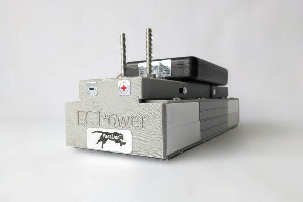 This 10-min fast-charging battery was developed for electric cars, with the black box on the top containing a battery management system to control the module.