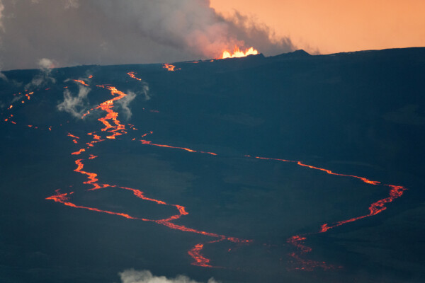 Mauna Loa volcano eruption in Hawaii on 11/30/22.