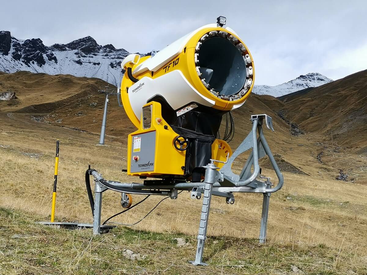 Snowmaking machine