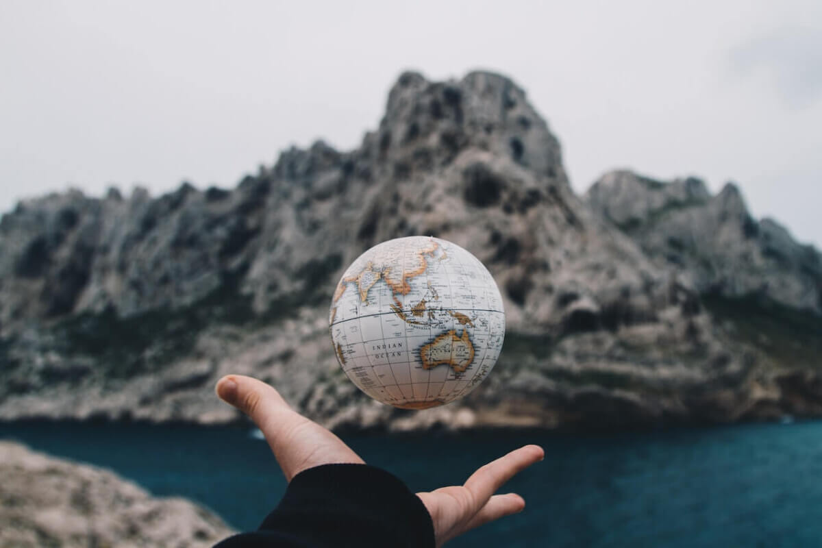 globe levitation