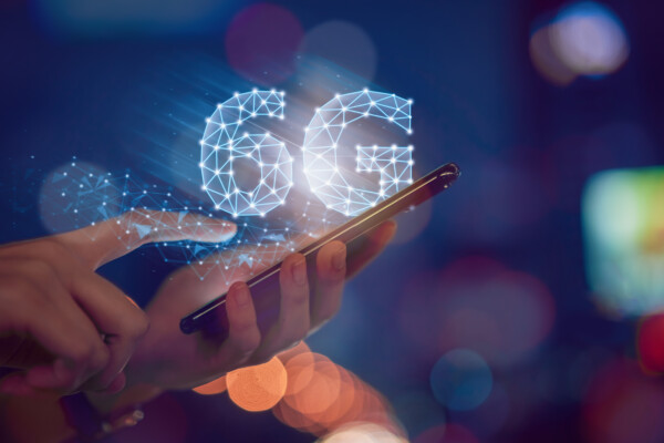 6G Wireless Network on Smartphone