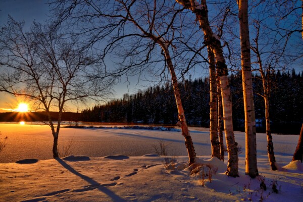 Earth's tilt explains short and cold January days