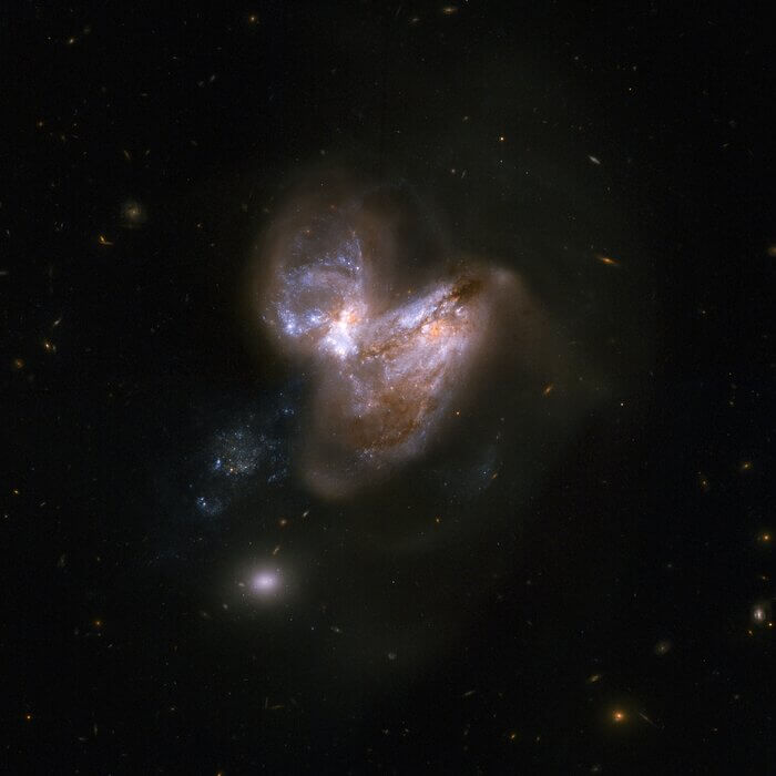Supermassive black hole discovered