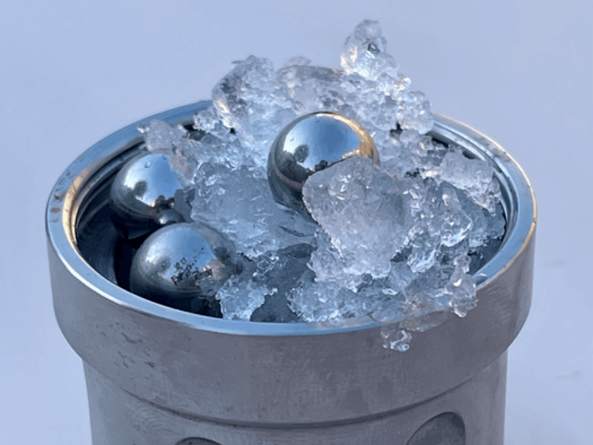medium density amorphous ice
