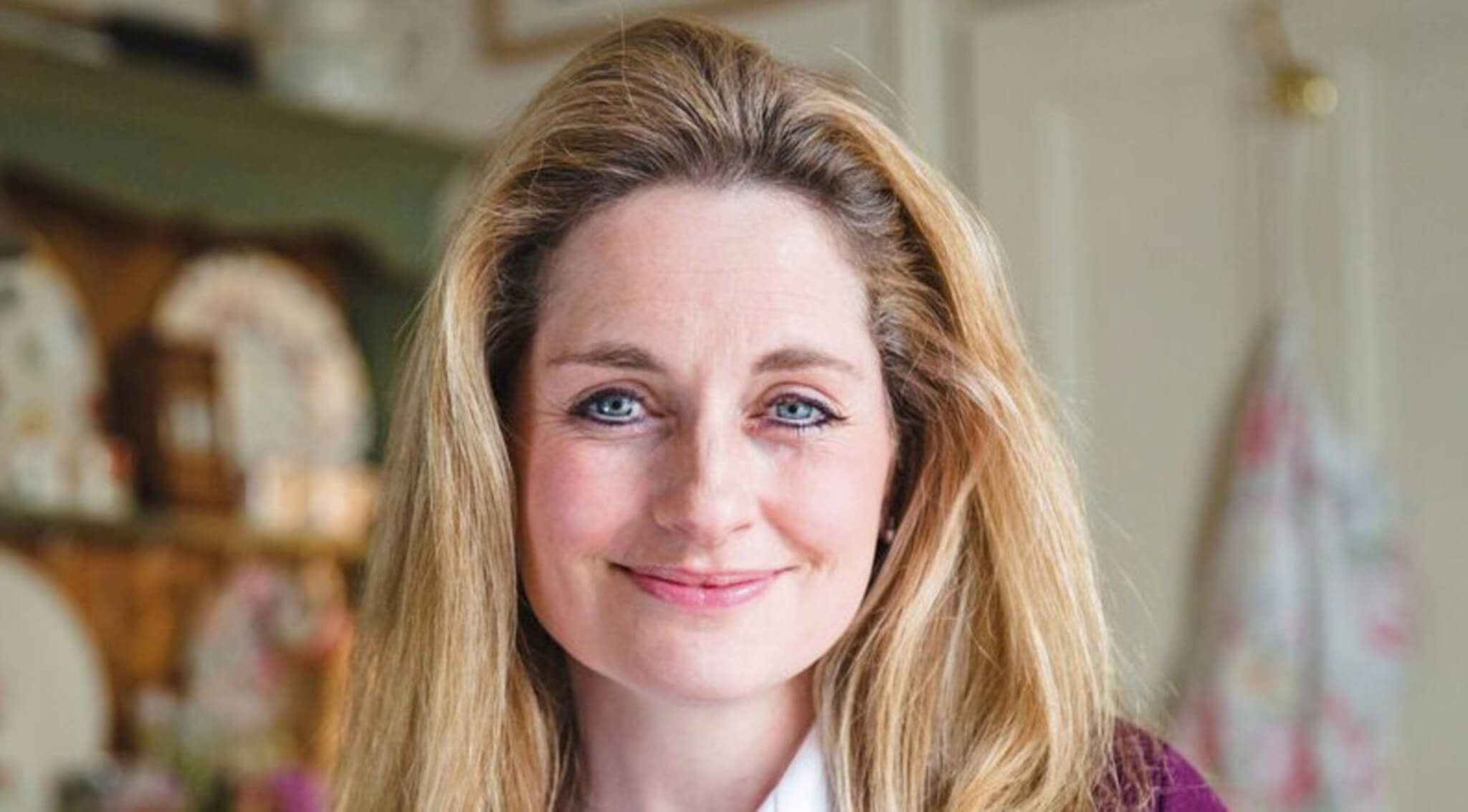 Helen Bond headshot