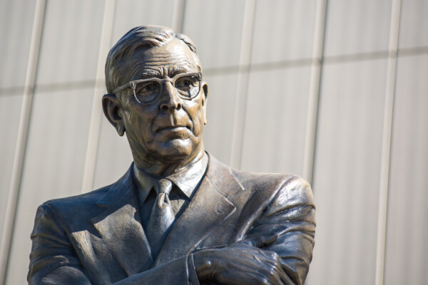 Statue of UCLA coach John Wooden on the UCLA campus