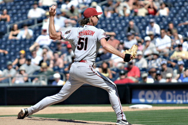 Randy Johnson pitches for Diamondbacks