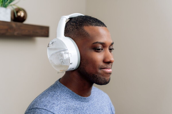 headphones clean out earwax