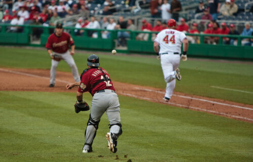 Ivan Rodriguez throwing to a baseman