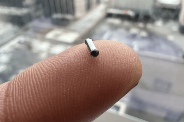 implantable nanofluidic device for treating pancreatic tumor
