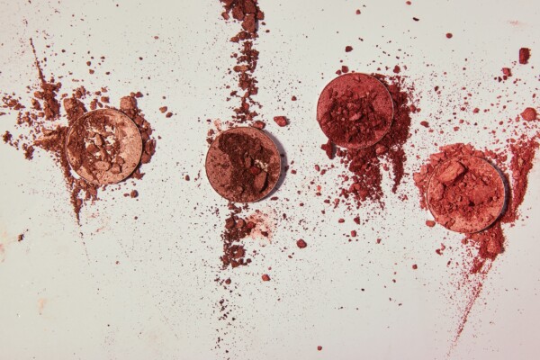 Crushed blush pigments
