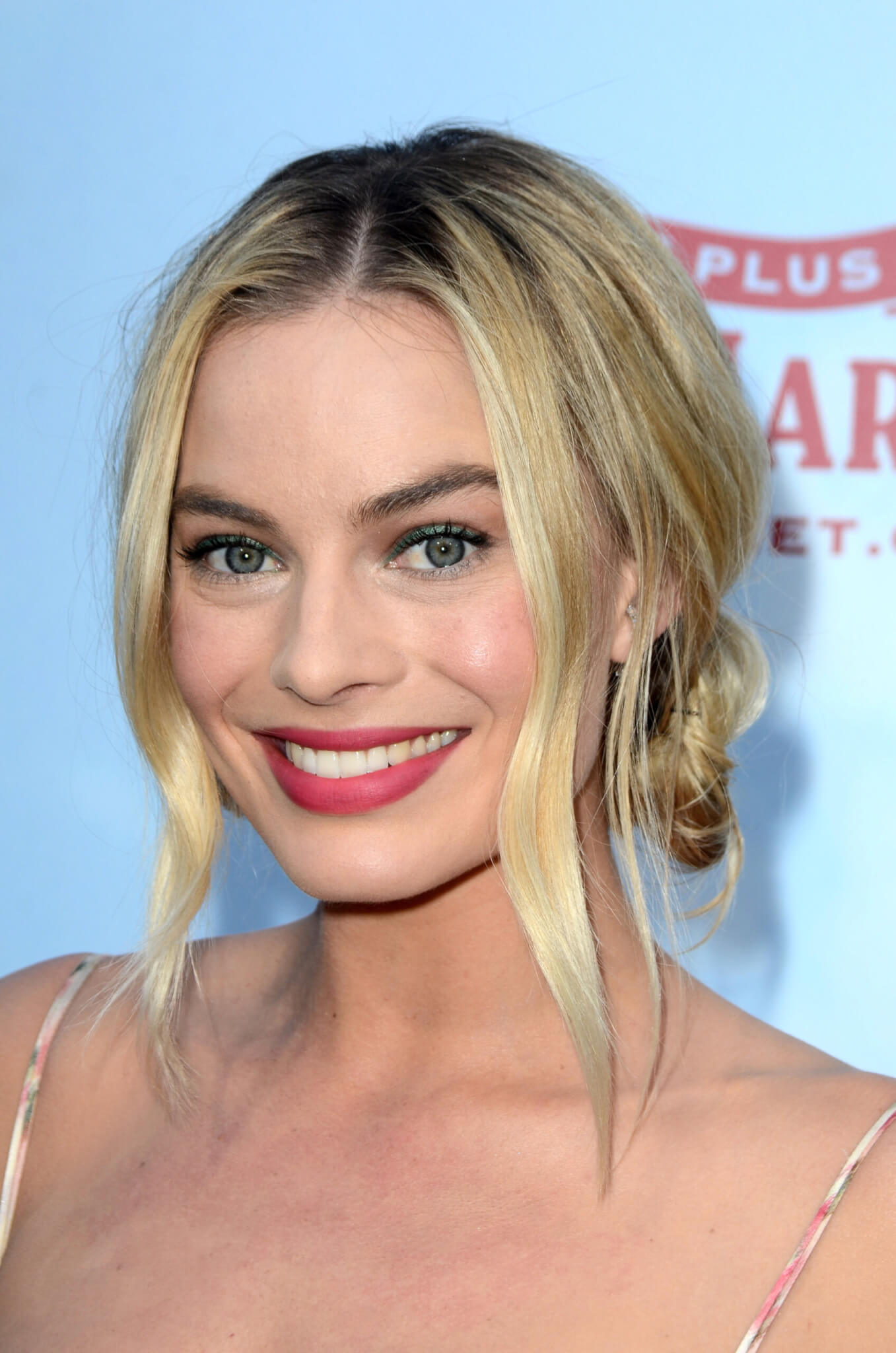 Margot Robbie at the "Peter Rabbit" Premiere in 2018 