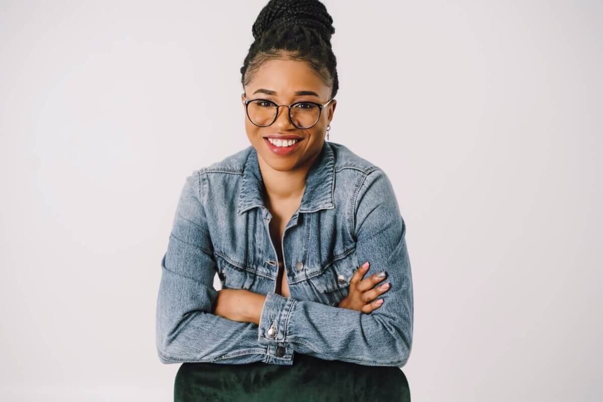 A woman wearing a jean jacket