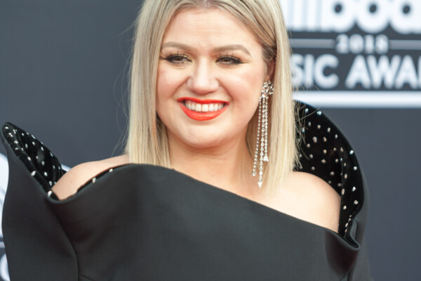 Kelly Clarkson at the 2018 Billboards Music Awards
