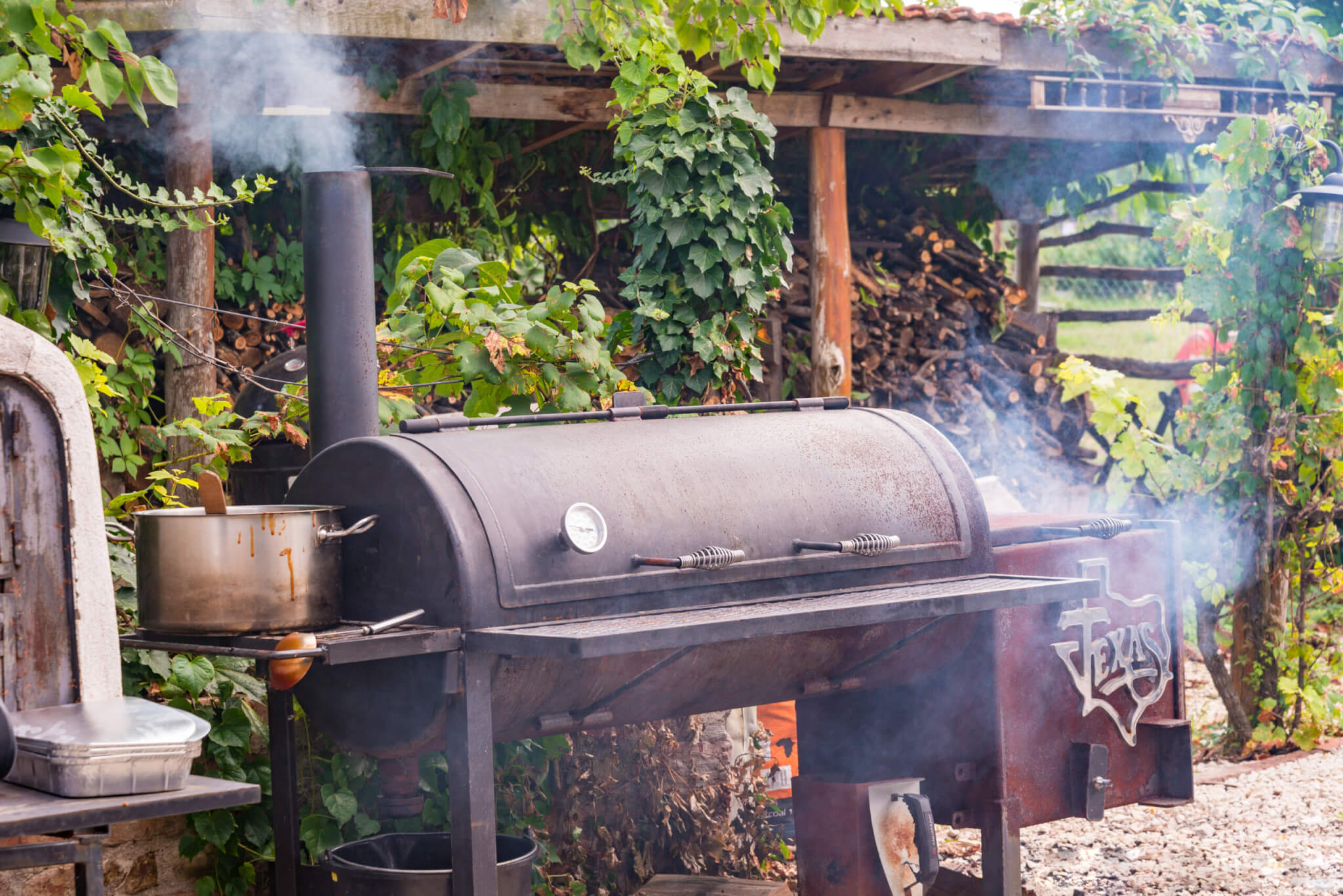 Meat smoker