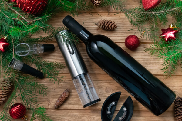 Electric corkscrew and wine bottle