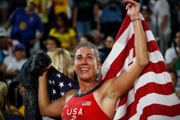 April Ross celebrating her bronze victory with Kerri Walsh Jennings at the 2016 Olympics