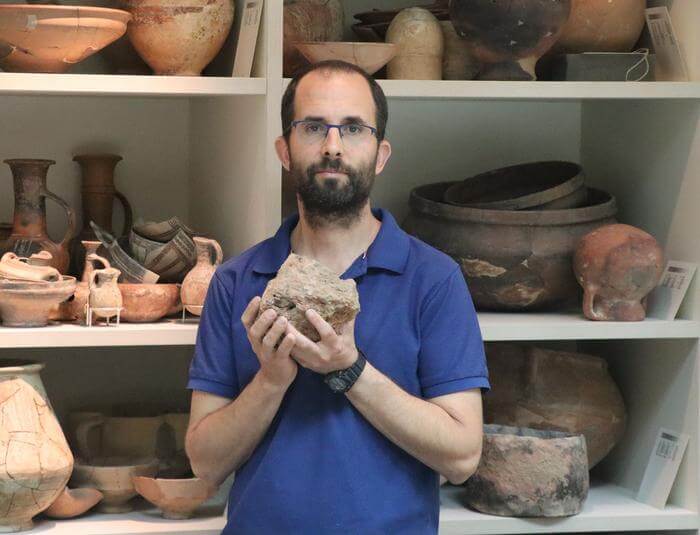 Dr. Yoav Vaknin 