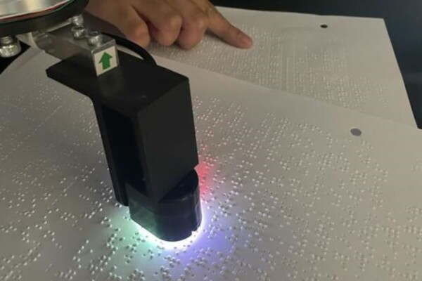 braille reader robot