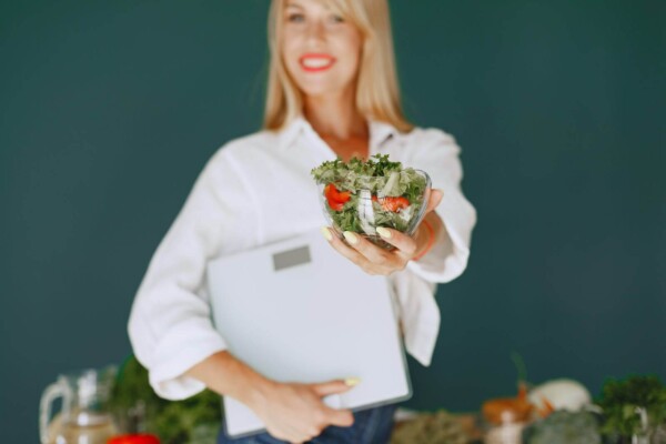 dietitian holding salad