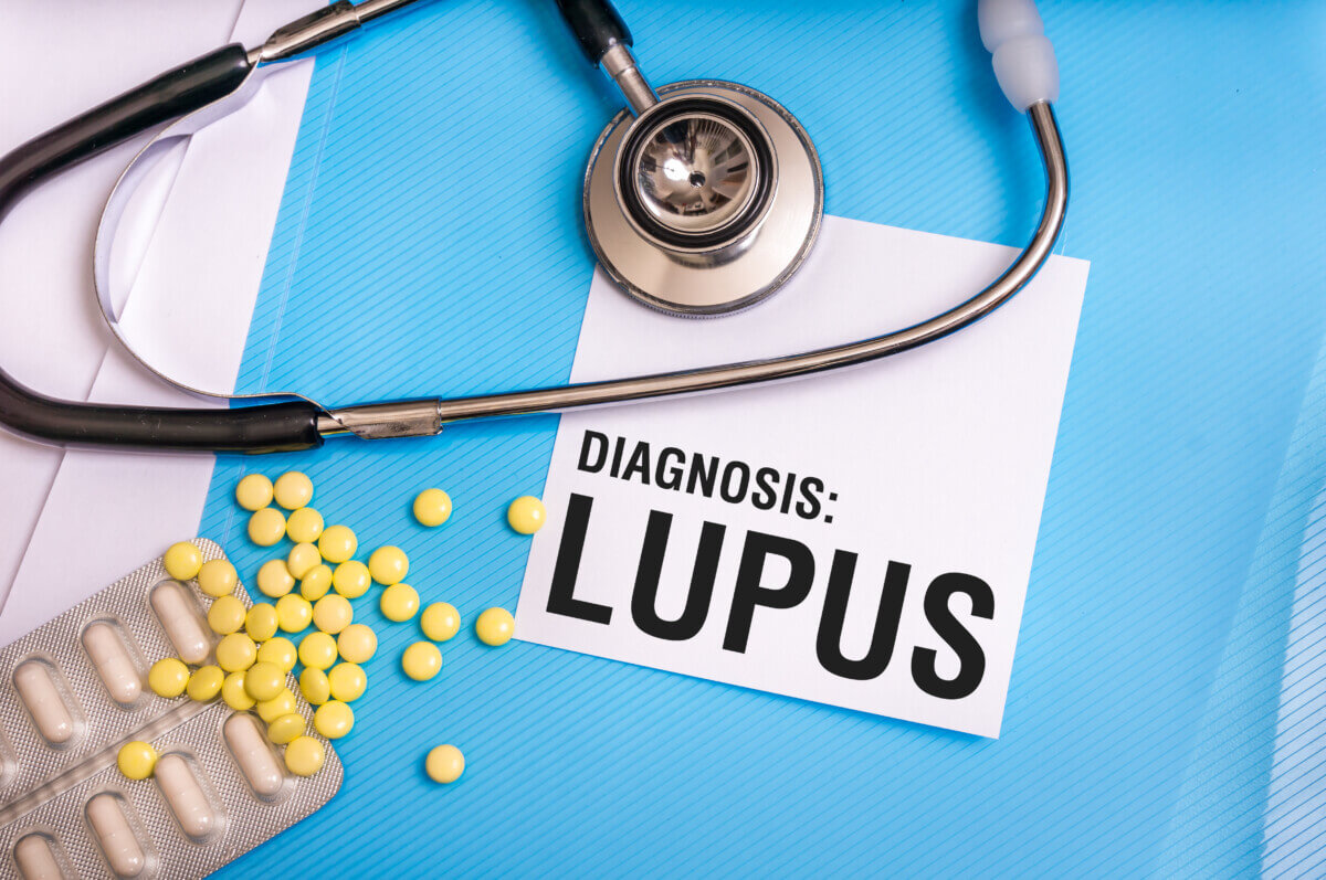 Lupus on medical folder