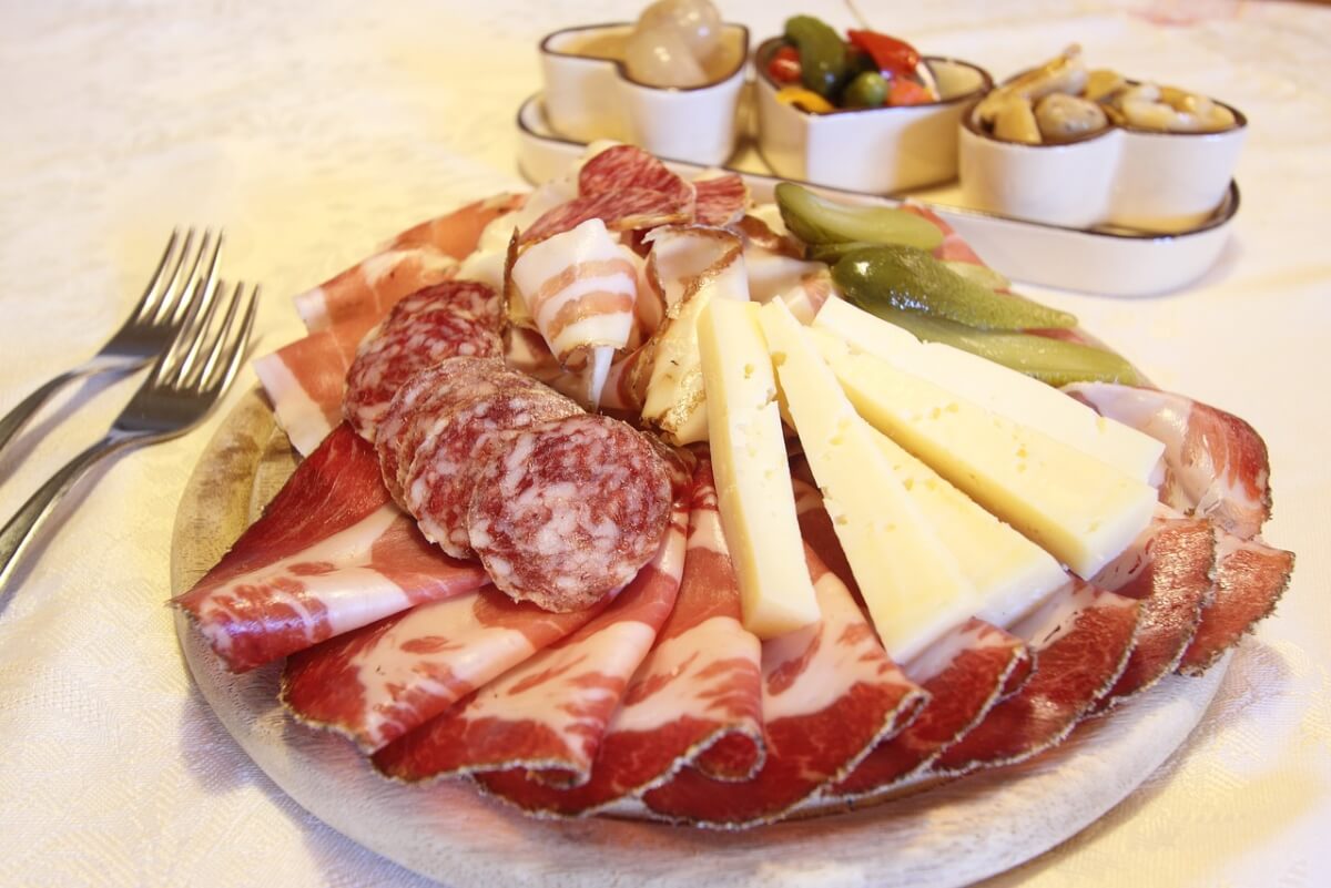 meat and cheese platter