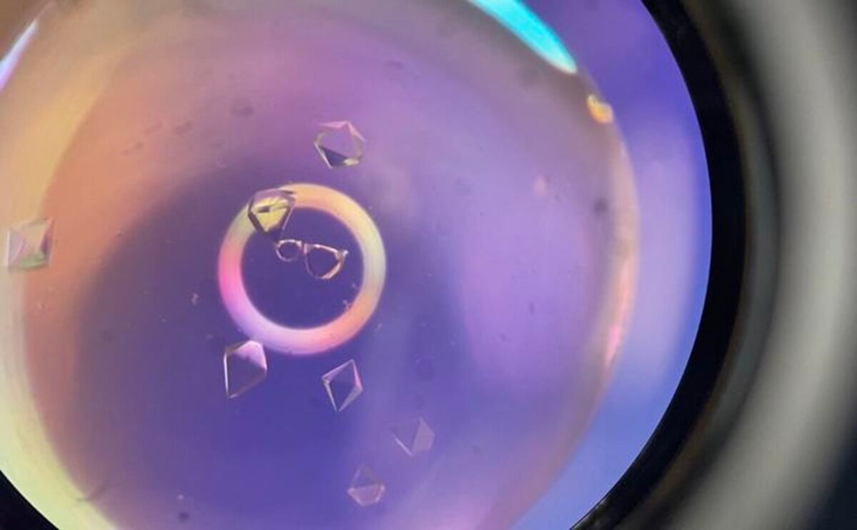 crystals of a pure actinium