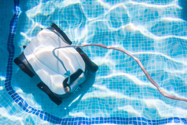 Pool vacuum